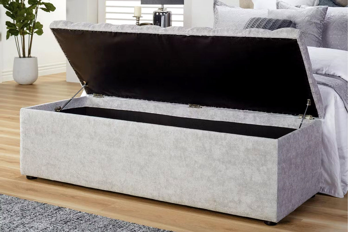 Haven Chesterfield Ottoman in Naples Velvet